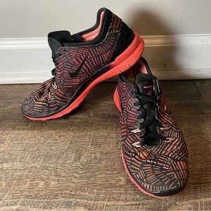 Nike Free 5.0 TR FIT 5 Athletic Running Shoes Black Crimson Red Womans Size 7.5